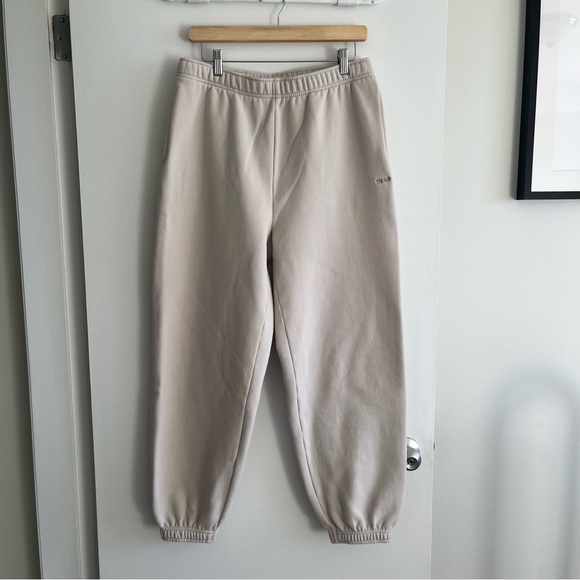 Aritzia Tna⎜COZY FLEECE MEGA SWEATPANT⎜MATTE PEARL - Picture 10 of 15